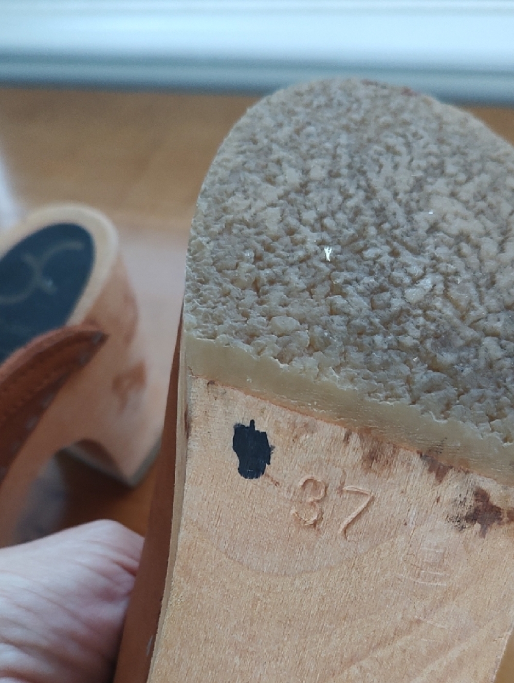 Cape Clogs - Picture 7 of 8